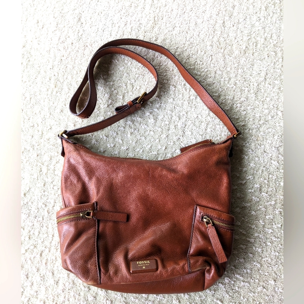Fossil leather purse over the shoulder